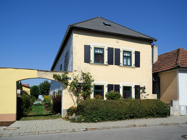 Weiden am See, Wohnhaus