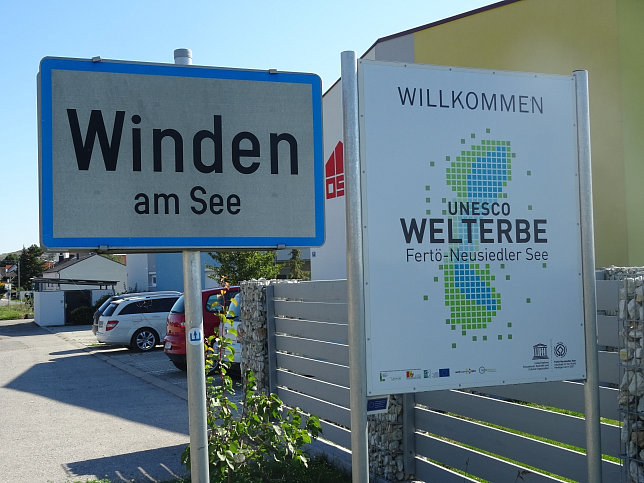 Winden am See, Ortstafel