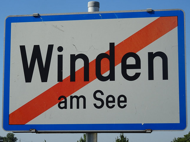 Winden am See, Ortstafel
