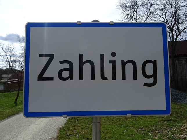 Zahling, Ortstafel