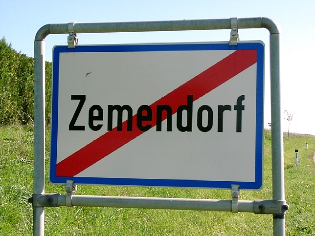 Zemendorf-Stttera, Ortstafel