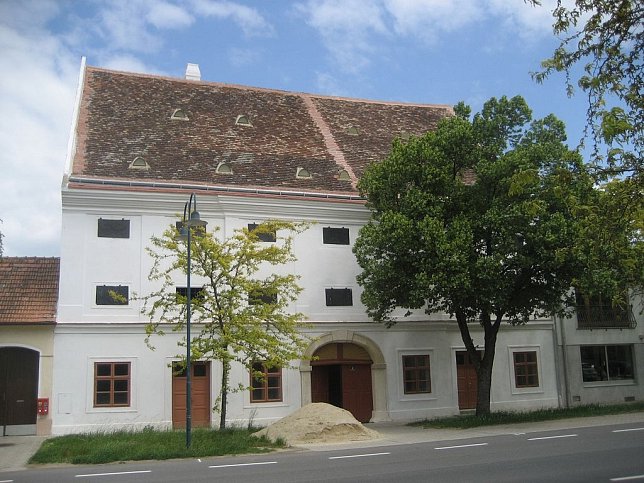 Zurndorf, Ehemaliges Konventhaus