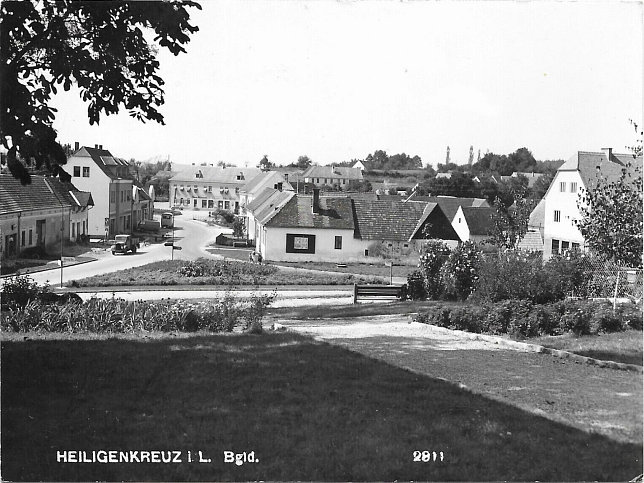 Heiligenkreuz, Kreuzung