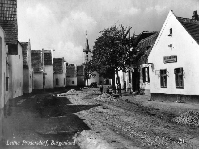 Leithaprodersdorf, Hauptstra�e