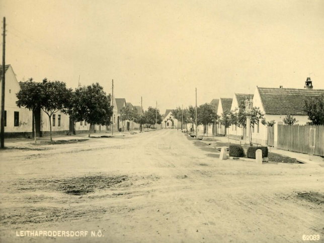 Leithaprodersdorf, Kreuzstra�e