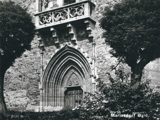 Mariasdorf, Kirchenportal