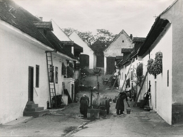 Mörbisch, Hauptstraße 104