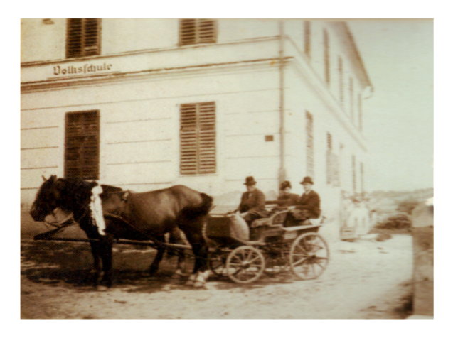 Olbendorf, Vor der Volksschule