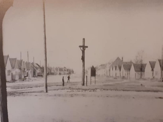 Pama, Kreuz