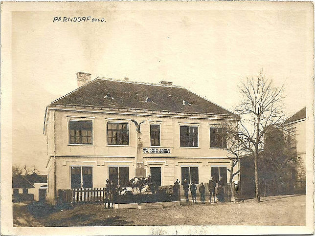 Parndorf, Schule