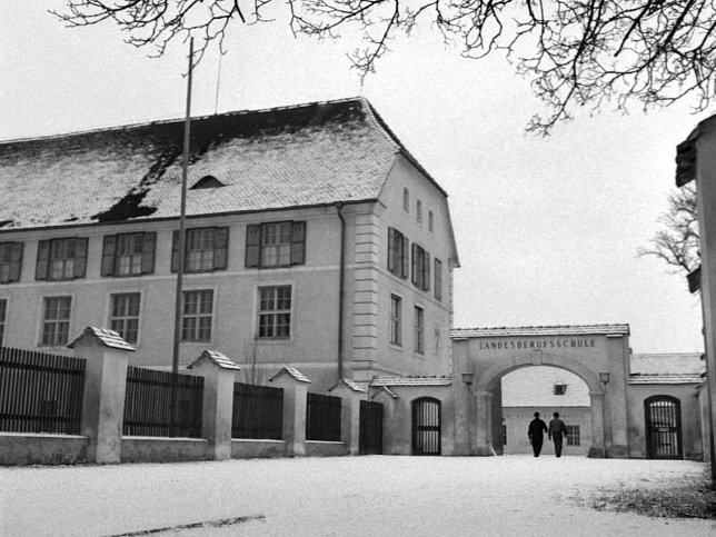 Pinkafeld, Landesberufsschule, Ansicht über Eck 1955