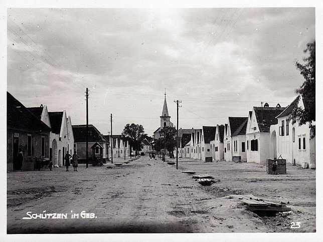 Schtzen am Gebirge, Hauptstrae